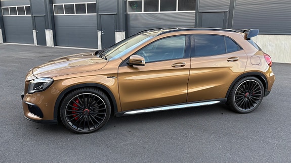 Mercedes-Benz GLA45 6 of 30