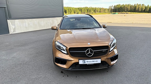 Mercedes-Benz GLA45 3 of 30