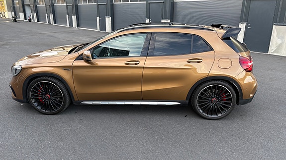 Mercedes-Benz GLA45 8 of 30