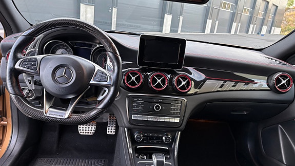 Mercedes-Benz GLA45 28 of 30