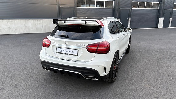 Mercedes-Benz GLA45 13 of 30