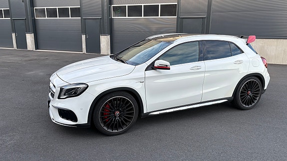 Mercedes-Benz GLA45 6 of 30