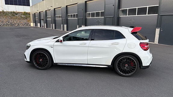 Mercedes-Benz GLA45 8 of 30