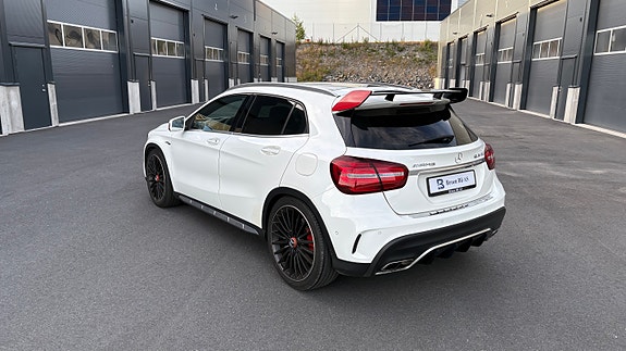 Mercedes-Benz GLA45 10 of 30