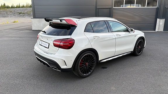 Mercedes-Benz GLA45 14 of 30