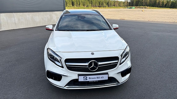Mercedes-Benz GLA45 3 of 30
