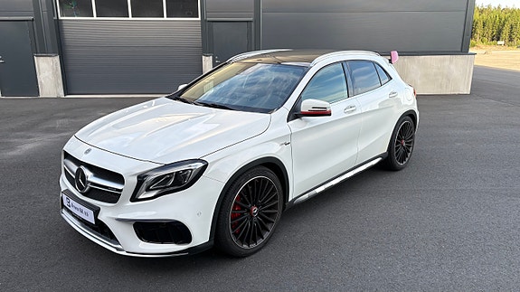 Mercedes-Benz GLA45 5 of 30