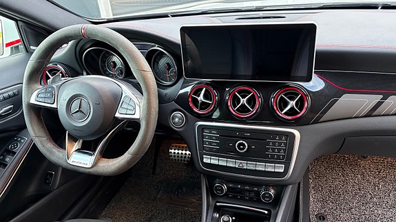 Mercedes-Benz GLA45 30 of 30