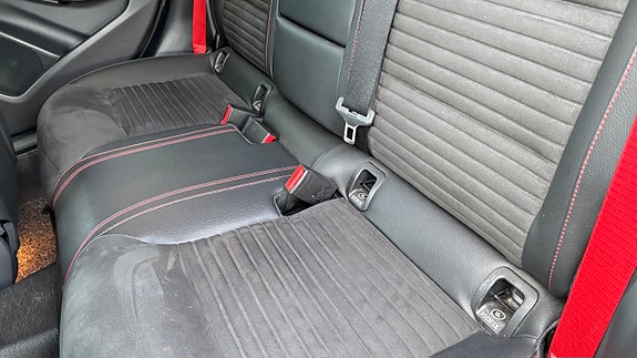 Mercedes-Benz GLA45 20 of 30