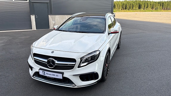 Mercedes-Benz GLA45 4 of 30