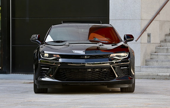 Chevrolet Camaro 2 of 5