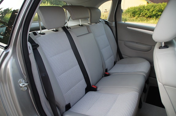 Mercedes-Benz B200 26 of 30