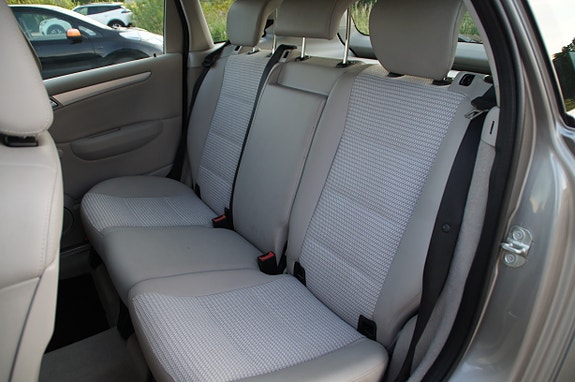 Mercedes-Benz B200 23 of 30
