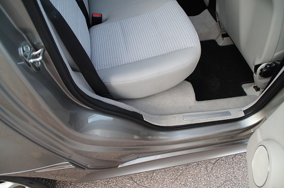 Mercedes-Benz B200 28 of 30