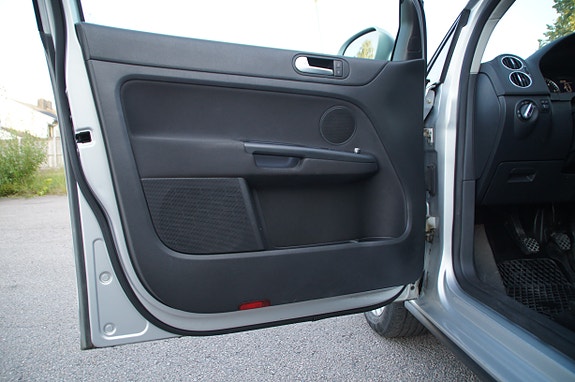 Volkswagen Golf Plus 9 of 30