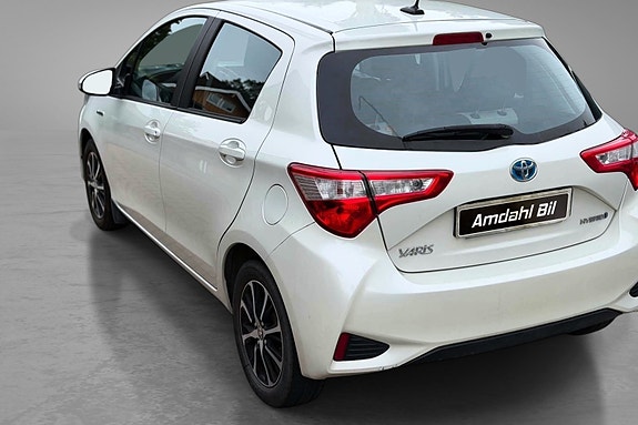 Toyota Yaris 5 of 5