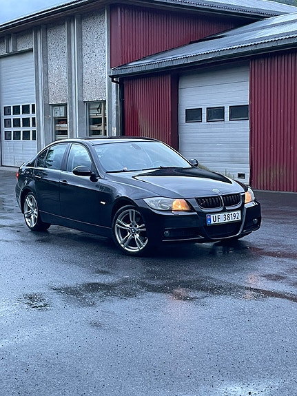 BMW 316i 3 of 5