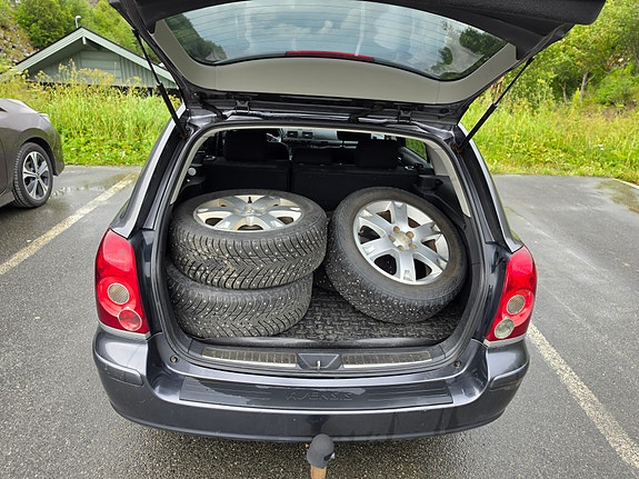 Toyota Avensis 5 of 5