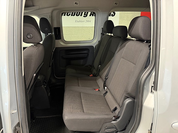 Volkswagen Caddy Maxi 16 of 30