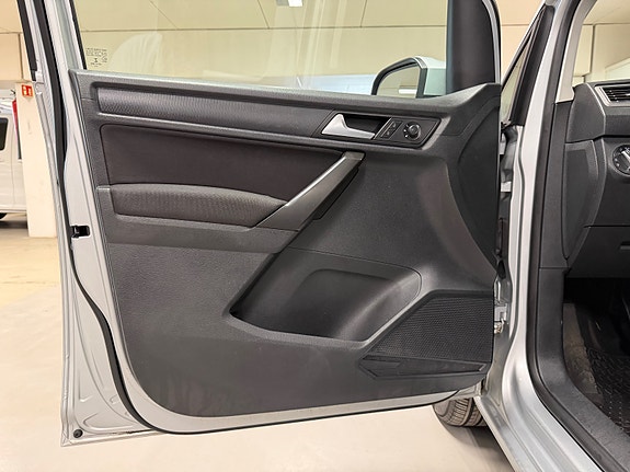 Volkswagen Caddy Maxi 19 of 30