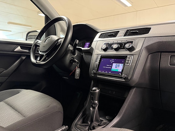 Volkswagen Caddy Maxi 11 of 30
