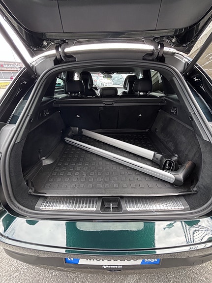 Mercedes-Benz EQE350 SUV 9 of 14