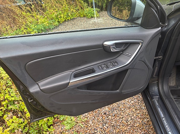 Volvo S60 16 of 30