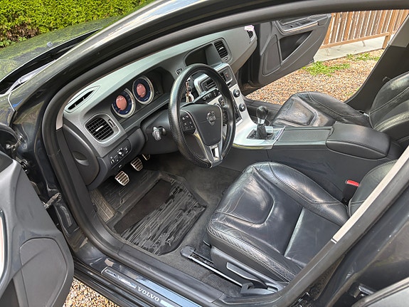 Volvo S60 17 of 30
