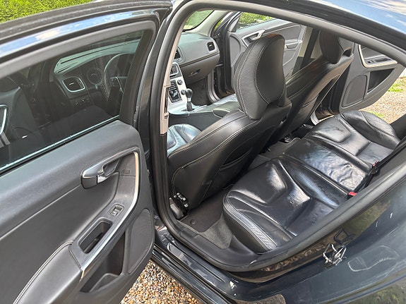 Volvo S60 23 of 30