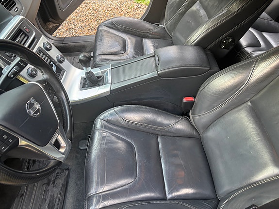 Volvo S60 18 of 30