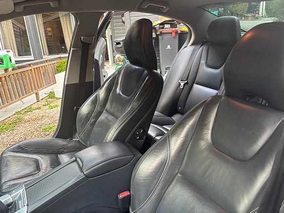Volvo S60 19 of 30