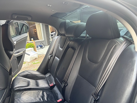 Volvo S60 27 of 30