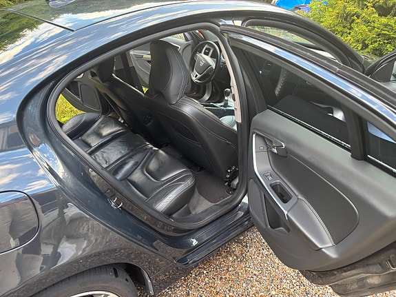 Volvo S60 28 of 30