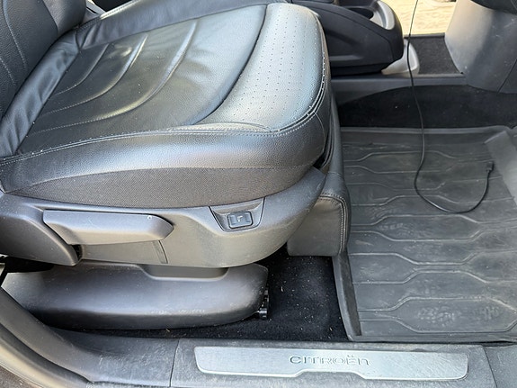 Citroen Grand C4 Picasso 28 of 30