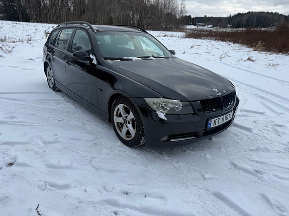 BMW 320d 2 of 5