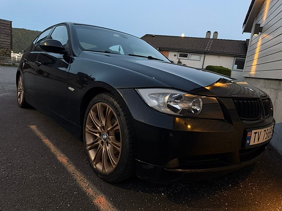 BMW 318d 4 of 5