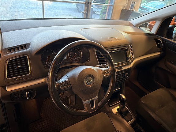 Volkswagen Sharan 7 of 16