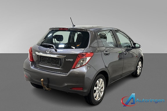 Toyota Yaris 5 of 5