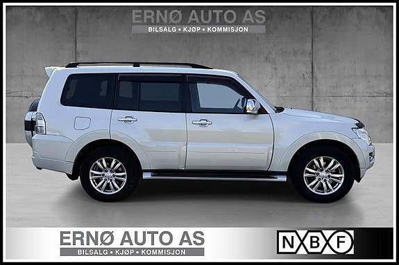 Mitsubishi Pajero 2 of 5