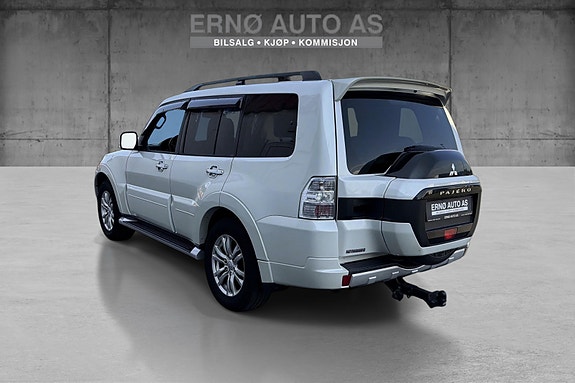 Mitsubishi Pajero 5 of 5