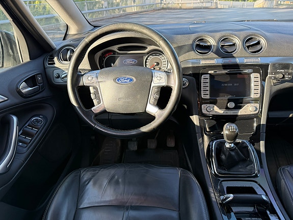 Ford S-MAX 8 of 30