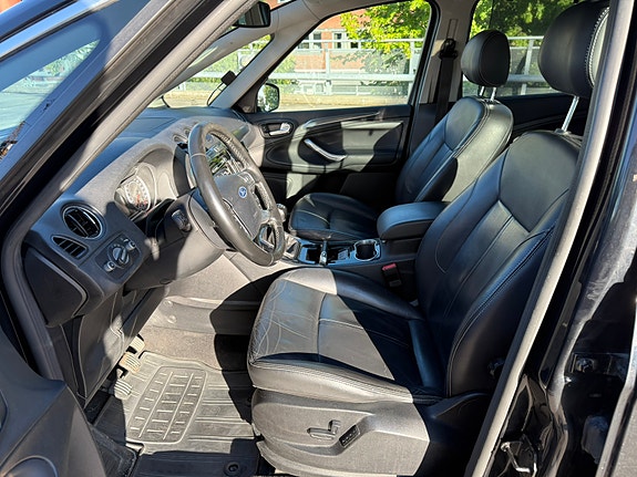 Ford S-MAX 10 of 30