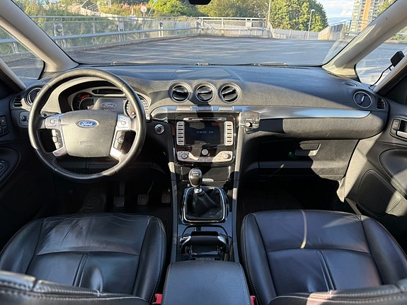 Ford S-MAX 7 of 30
