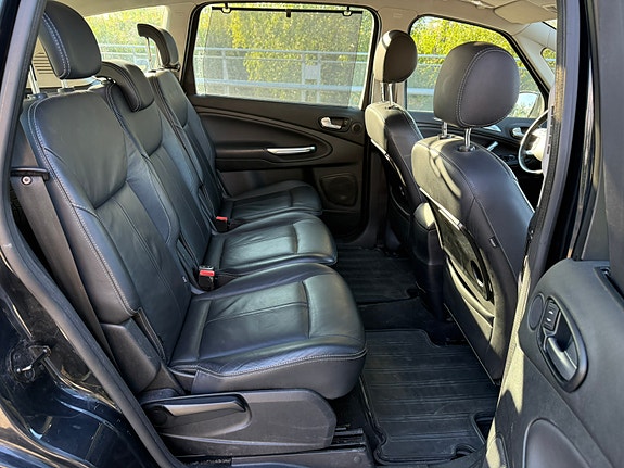 Ford S-MAX 14 of 30