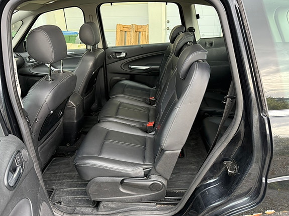 Ford S-MAX 15 of 30