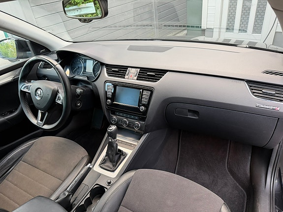 Skoda Octavia 12 of 30