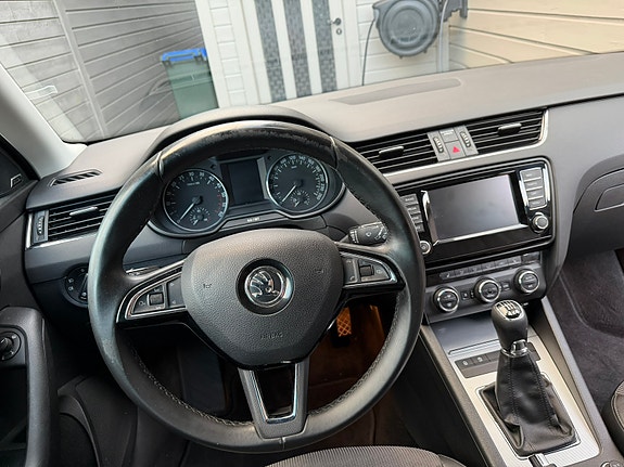 Skoda Octavia 9 of 30