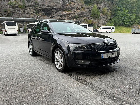 Skoda Octavia 2 of 30