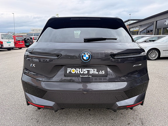 BMW iX 5 of 5