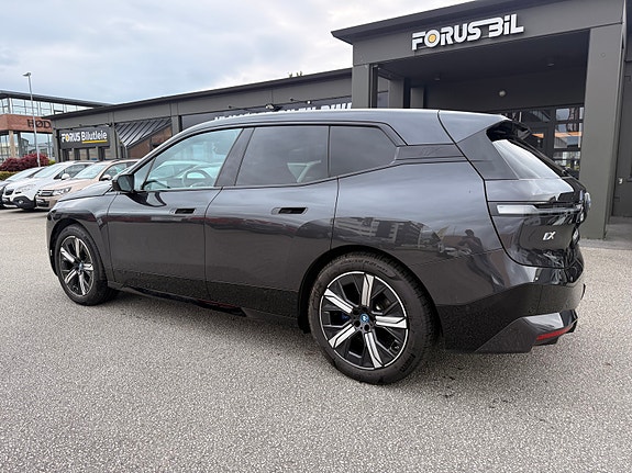 BMW iX 3 of 5